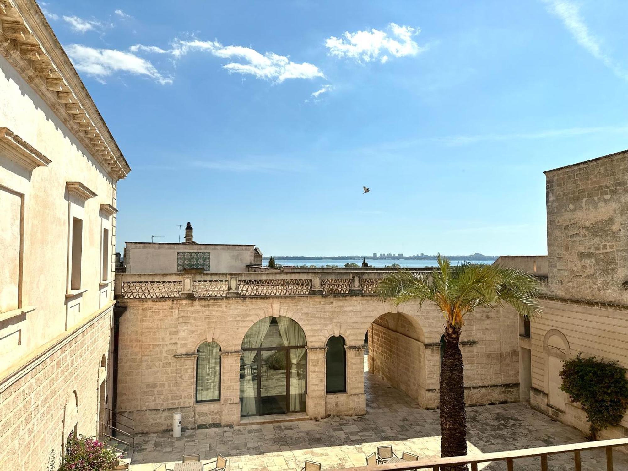 Hotel Histo San Pietro Sul Mar Piccolo Tarento Exterior foto