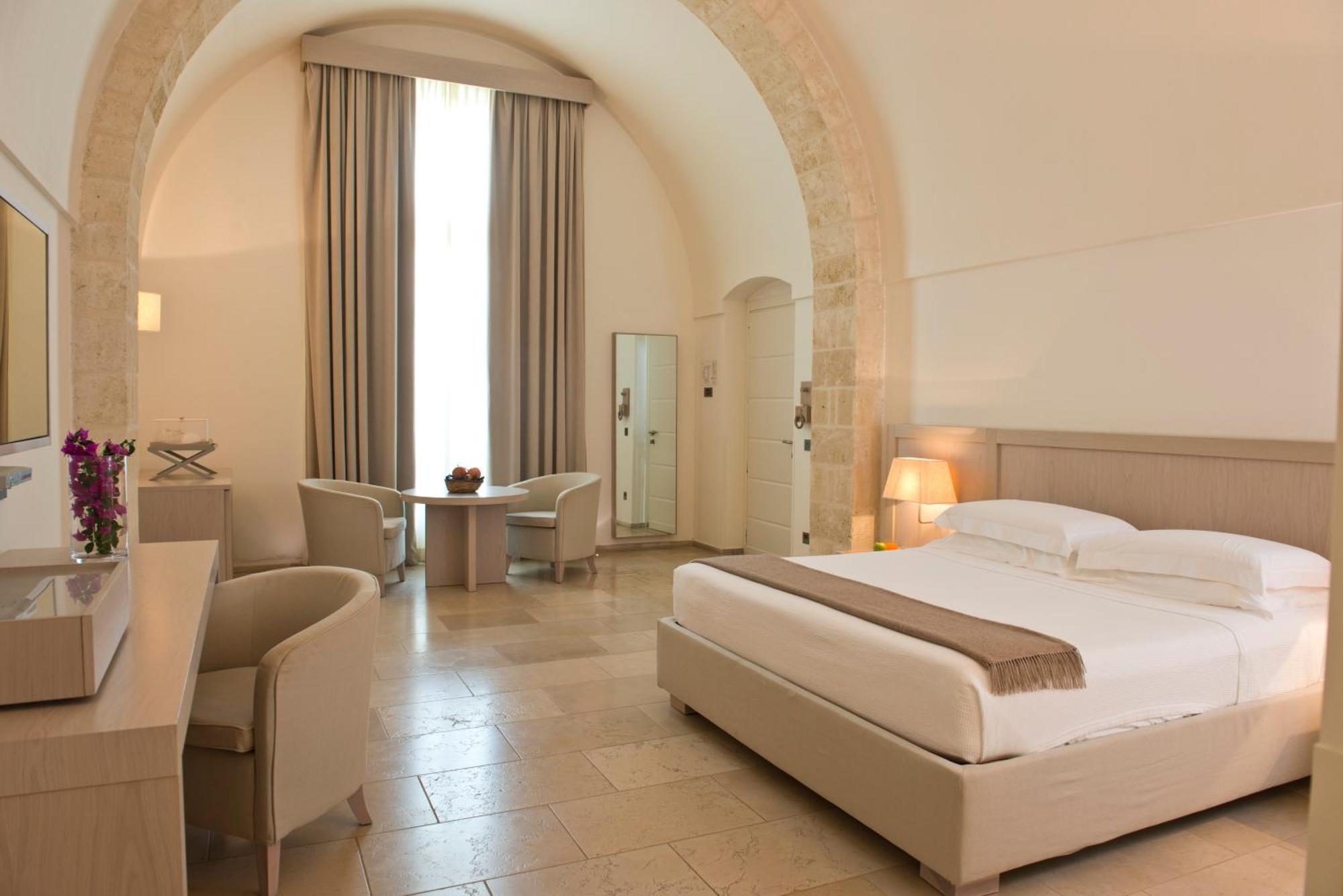 Hotel Histo San Pietro Sul Mar Piccolo Tarento Exterior foto